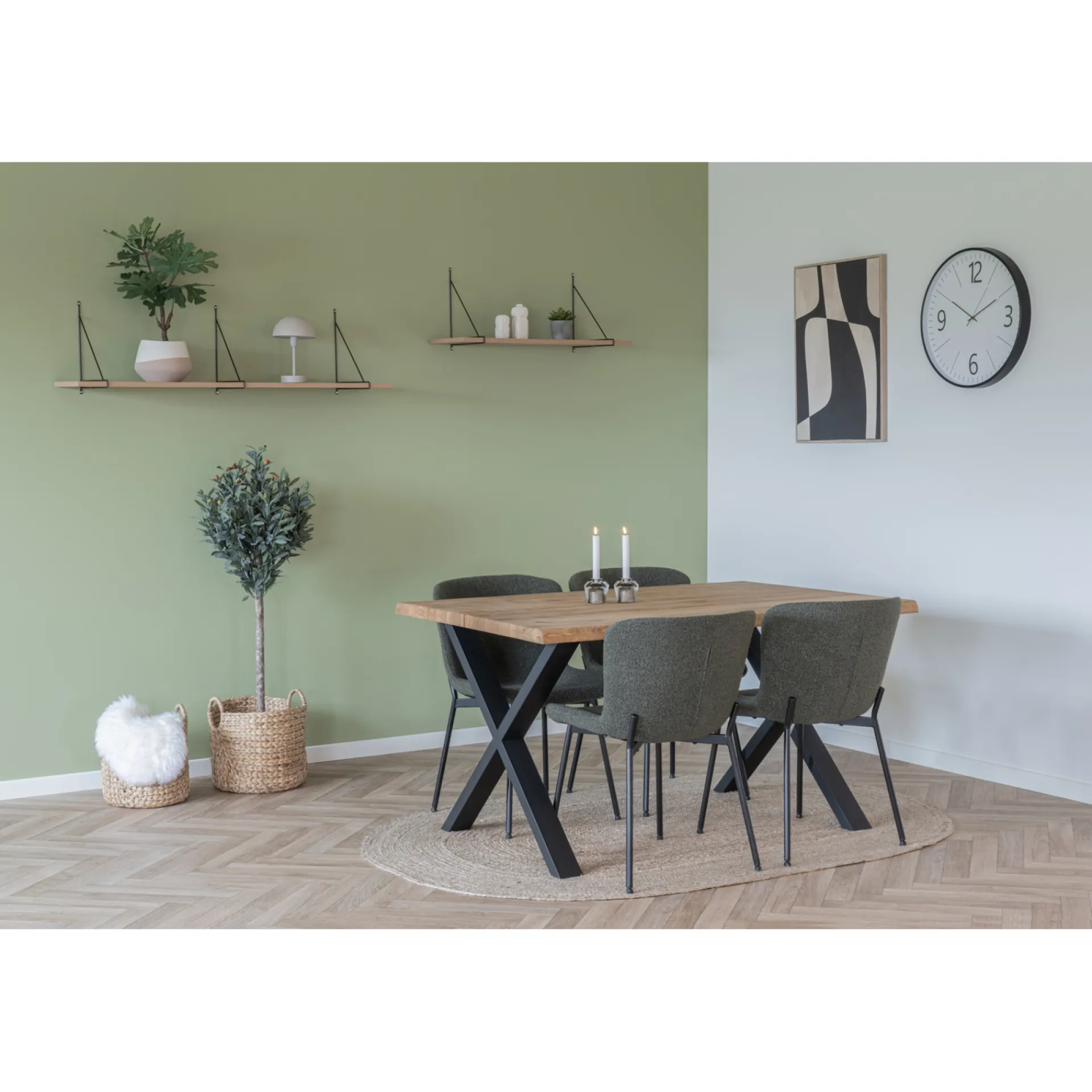Outlet Boliginteriør BOLIGINTERIØR SÆT SPISEBORD INKL. 4 STOLE EG 95 X 140 CM