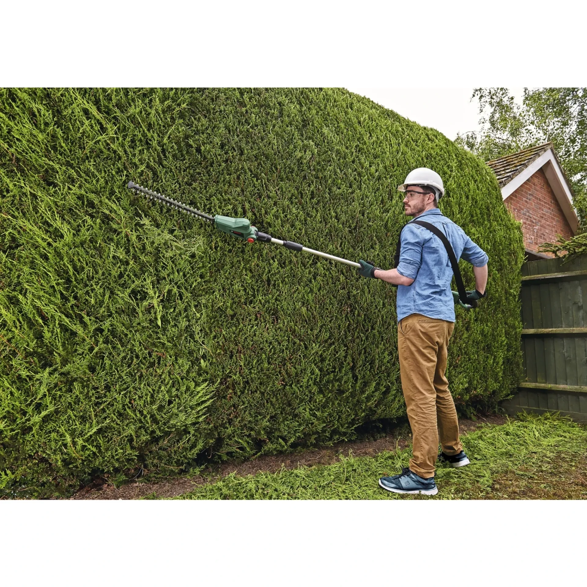 Discount Bosch UNIVERSALHEDGEPOLE 18 HÆKKEKLIPPER 43,0 CM UDEN BATTERI OG LADER