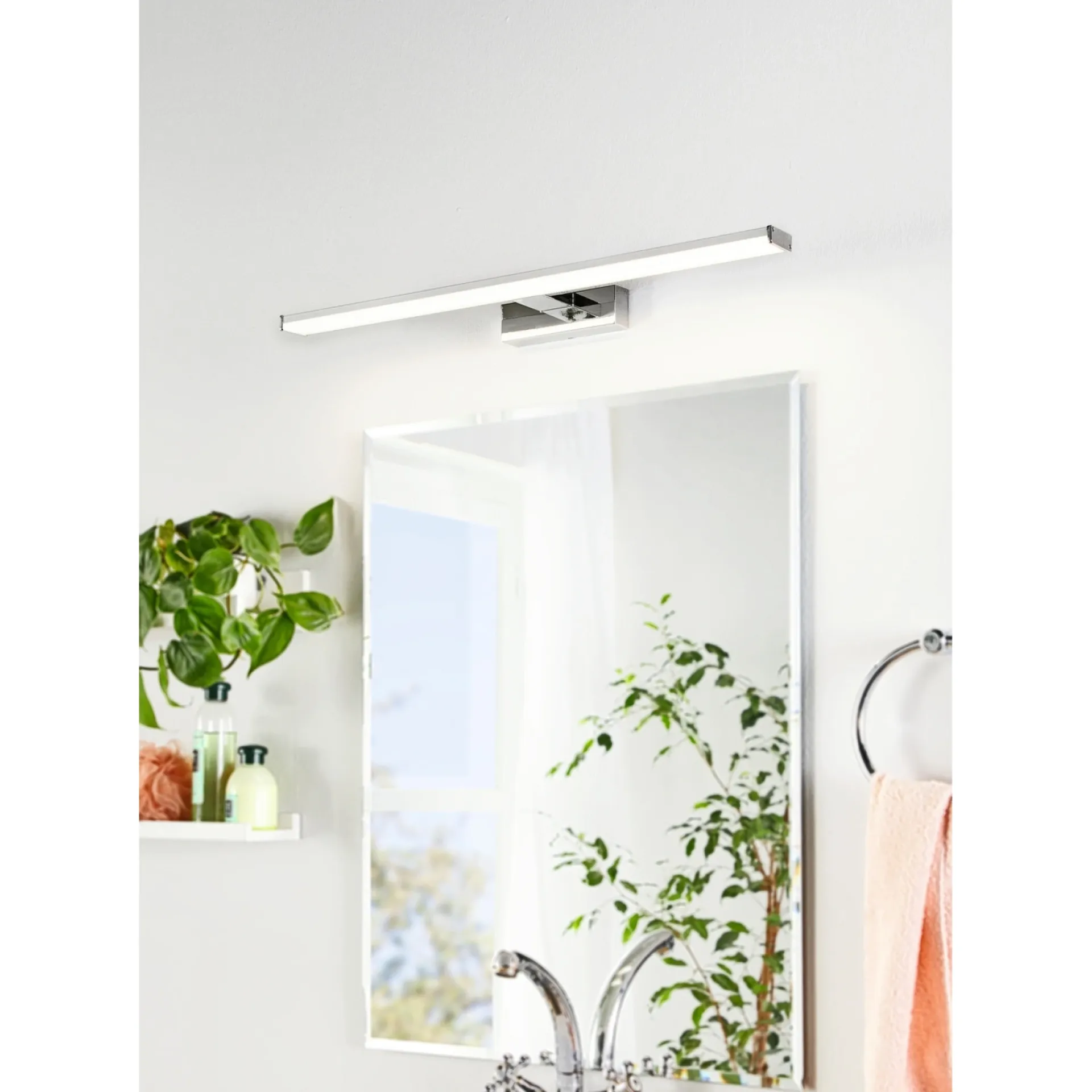 Clearance Eglo PANDELLA VÆGLAMPE 11W KROM