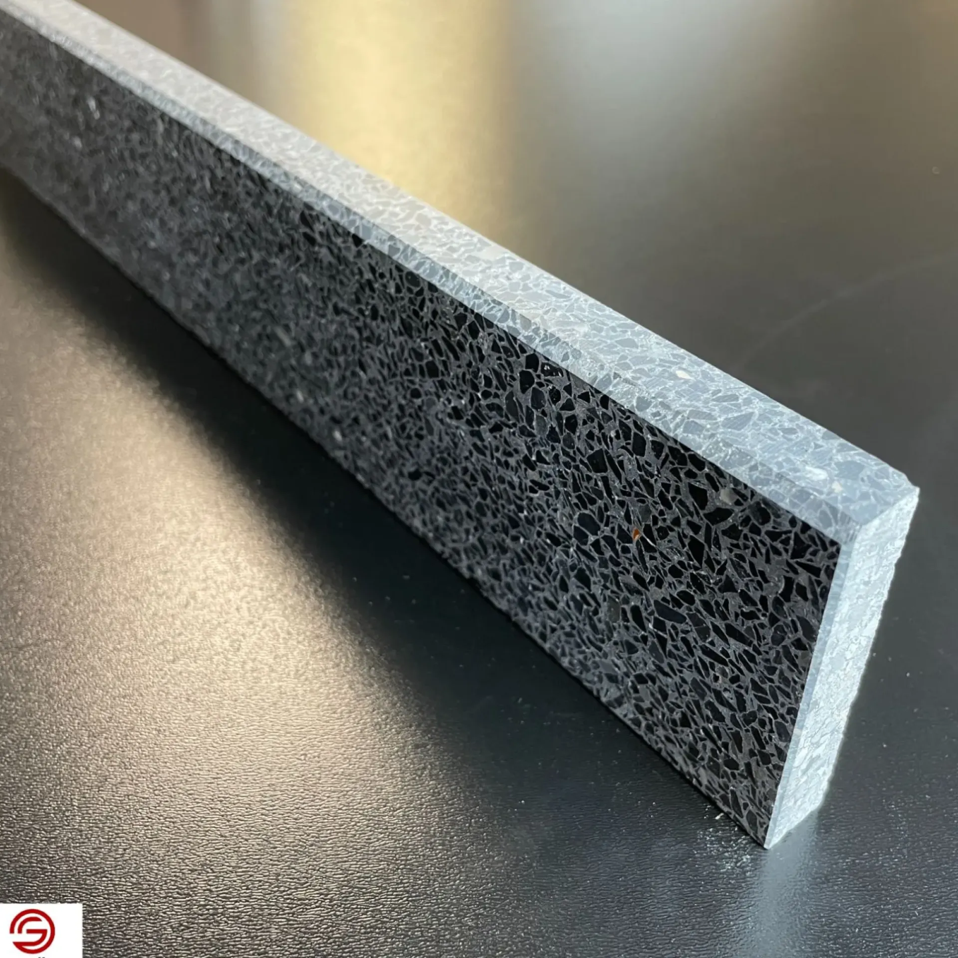 Discount Granit.dk CHICAGO TERRAZZOSOKKEL 7,5X40