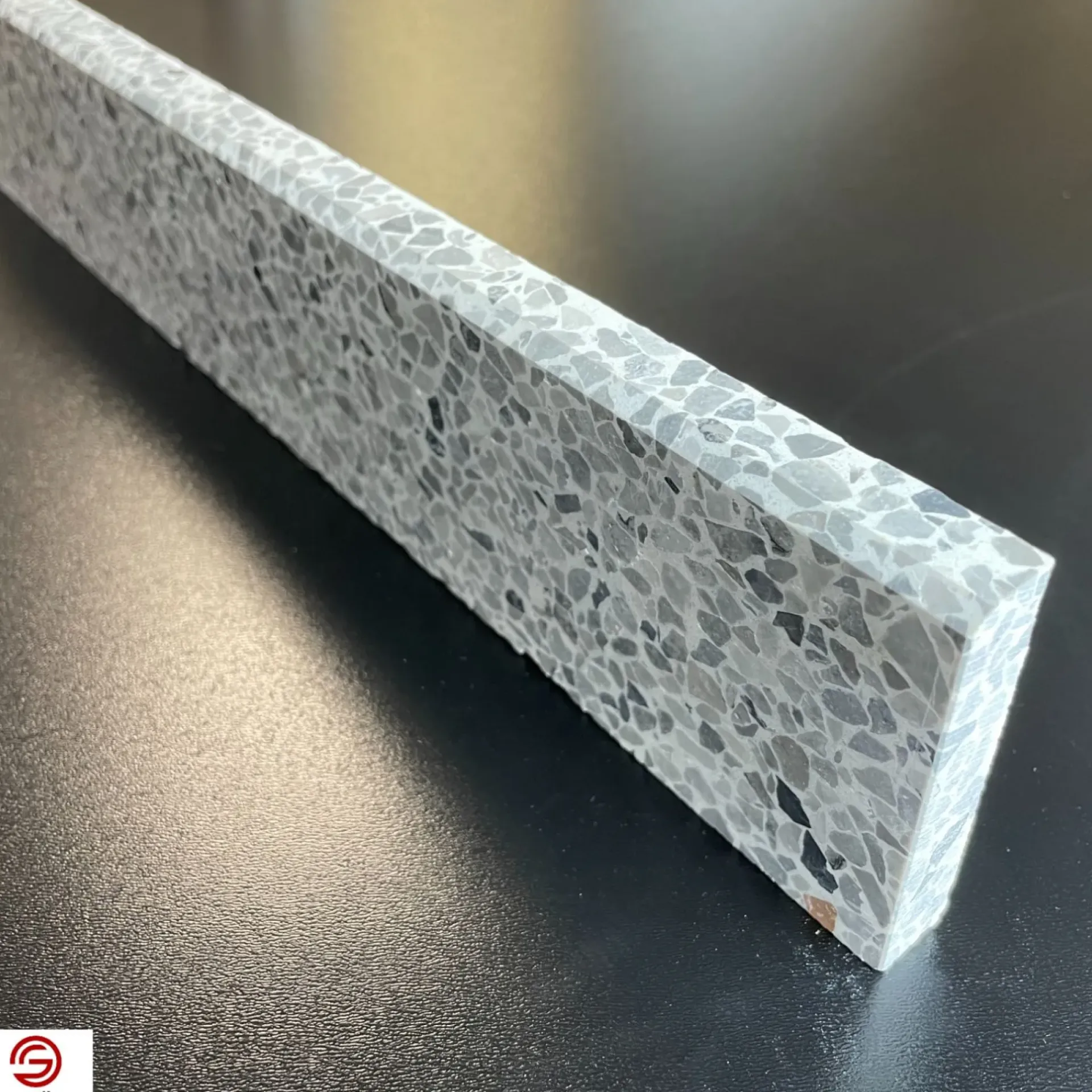 Discount Granit.dk REYKJAVIK TERRAZZOSOKKEL 7,5X40