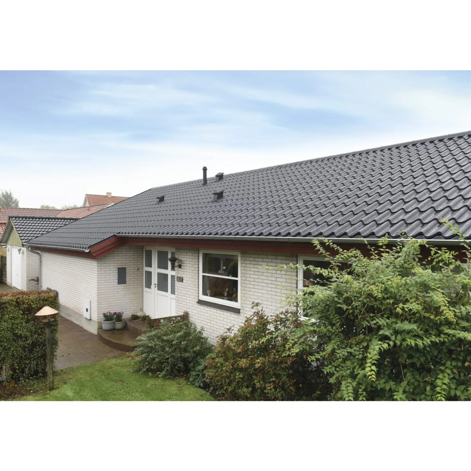 Lindab TOPLINE 40 TAGPLADE SORT POLYESTER