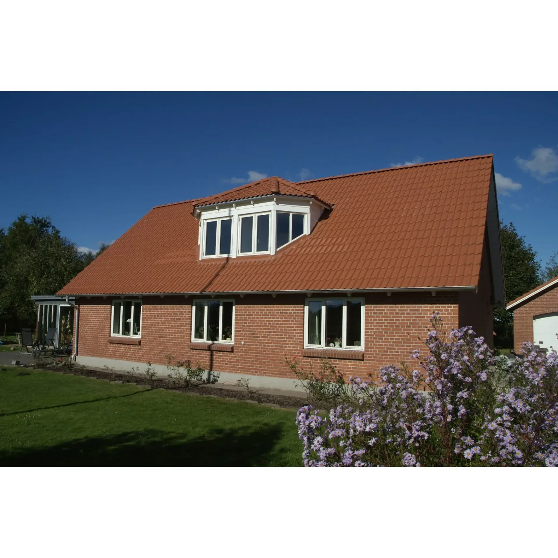 Best Monier B&C 25 BETONTAGSTEN KORAL MALET