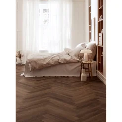 Sale NOVEGO SILDEBEN SMOKED OAK VINYLGULV MØRKEBRUN