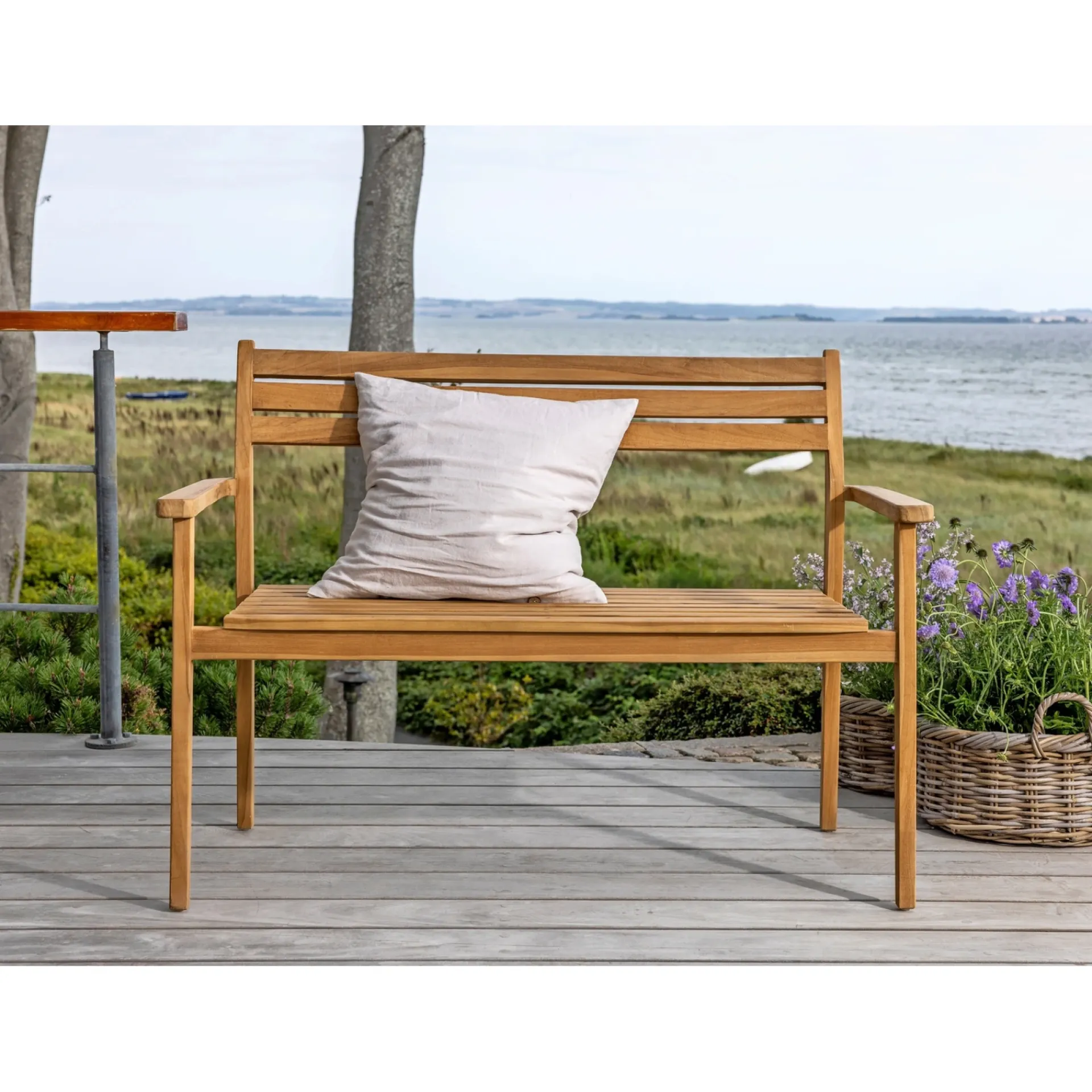 Outlet Outrium GILI MED RYGLÆN HAVEBÆNK TEAK 120 CM