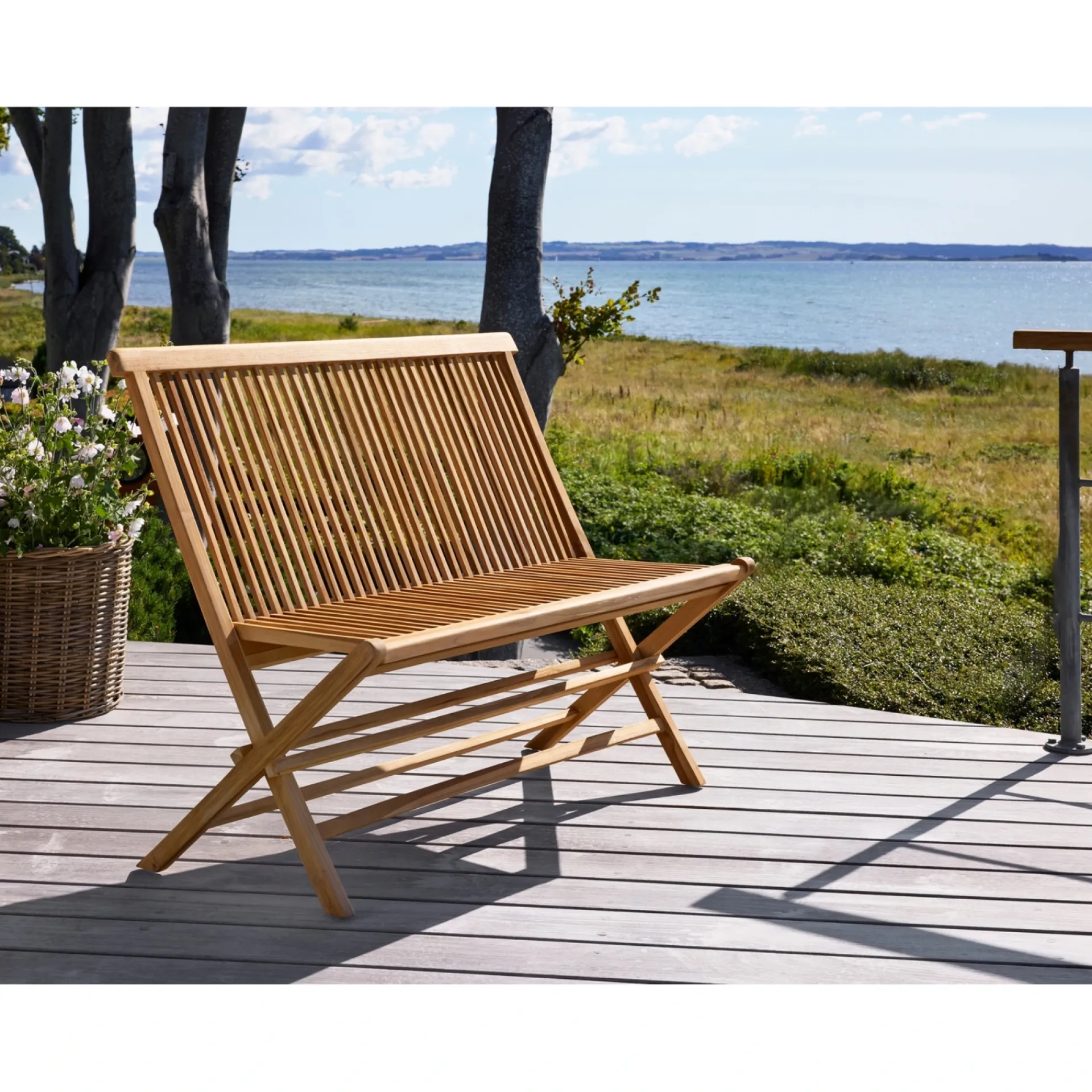 Outlet Outrium SYROS MED RYGLÆN HAVEBÆNK TEAK 110 CM