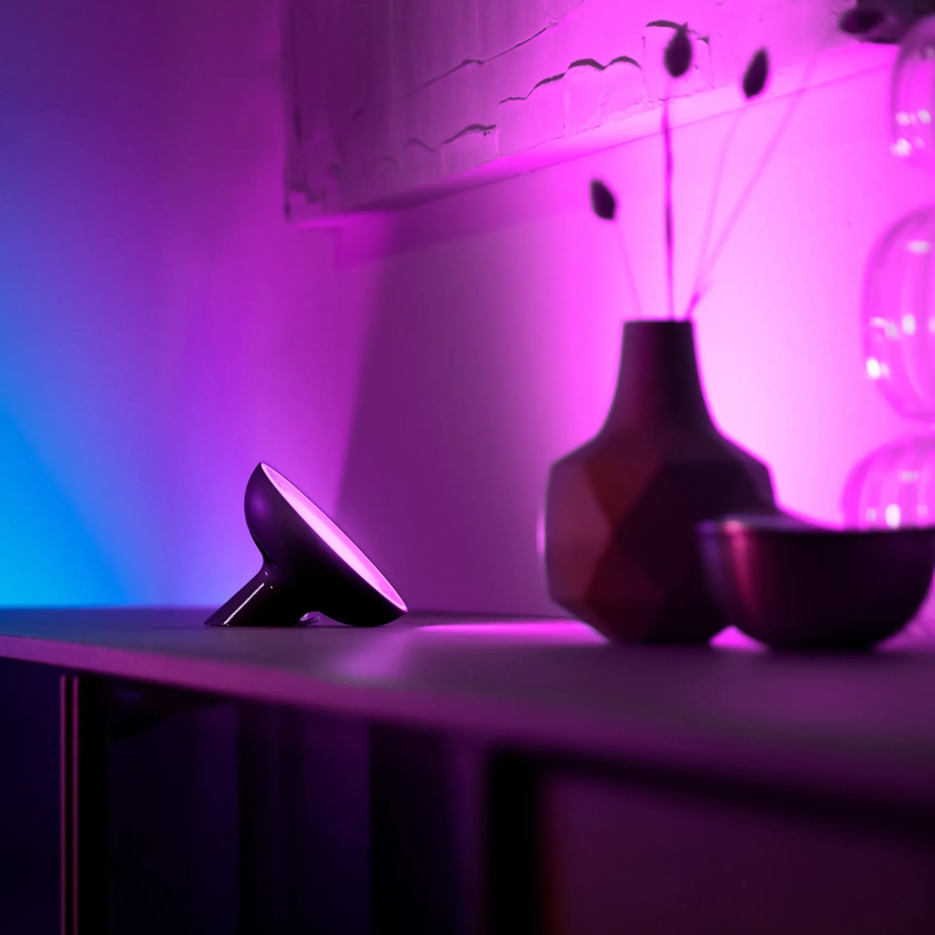 Philips Hue WCA BLOOM BORDLAMPE SORT 10,1 CM