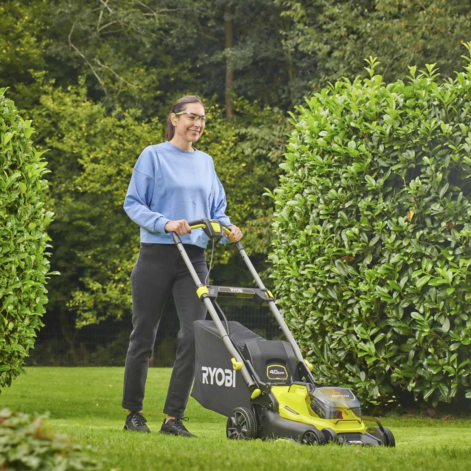 New Ryobi PLÆNEKLIPPER AKKU 18V MED BATTERI OG LADER