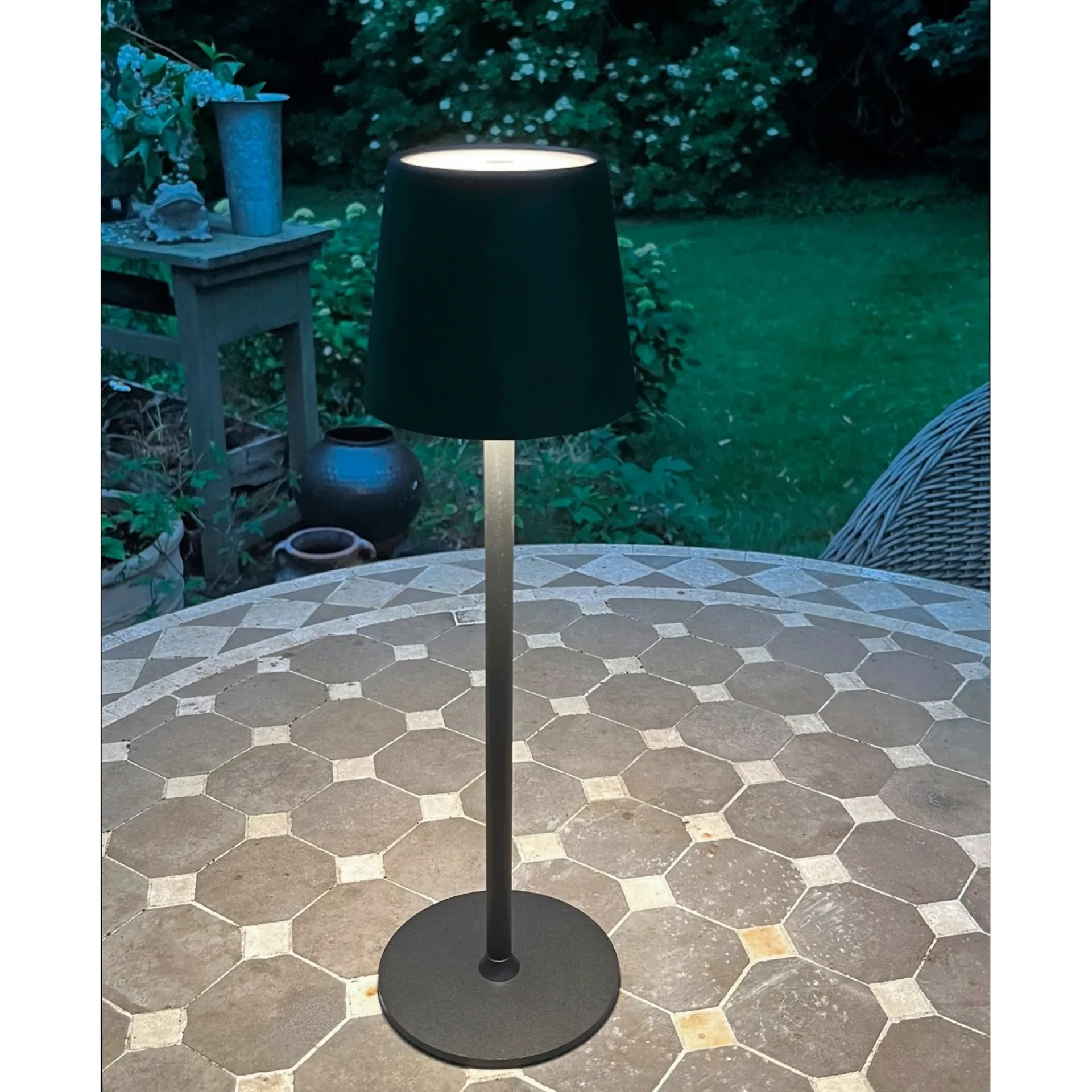 Outlet Veli Line STYLE TOUCH GENOPLADELIG BORDLAMPE SORT